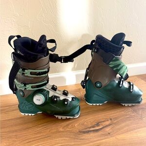 K2 Mindbender 115 Women’s Ski boots, sz 23.5